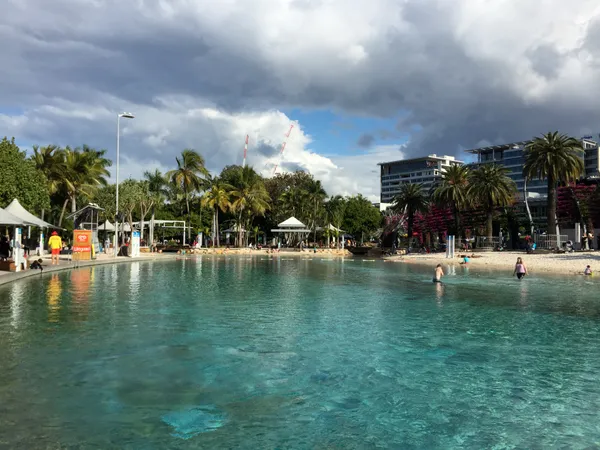 Sunscreen and Shades: Brisbane Set for a Sizzling Autumn Thursday